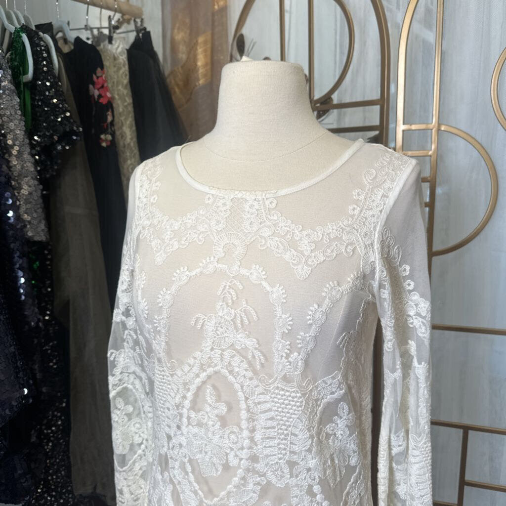 Lace dress/cover-up