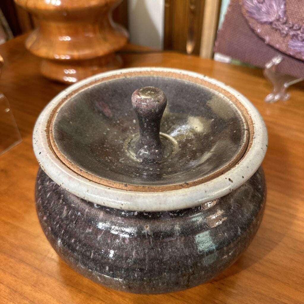 Vintage Hand Made Studio Pottery w Lid