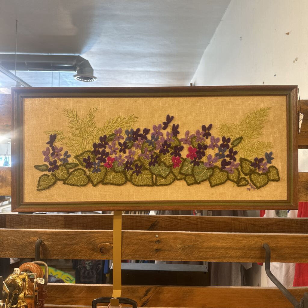 Vintage Framed Floral Motif Crewel