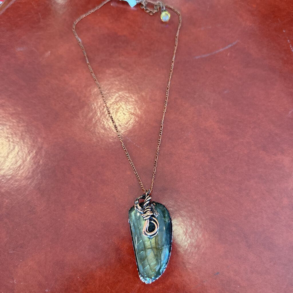PL256-L Electroformed Labradorite Necklace