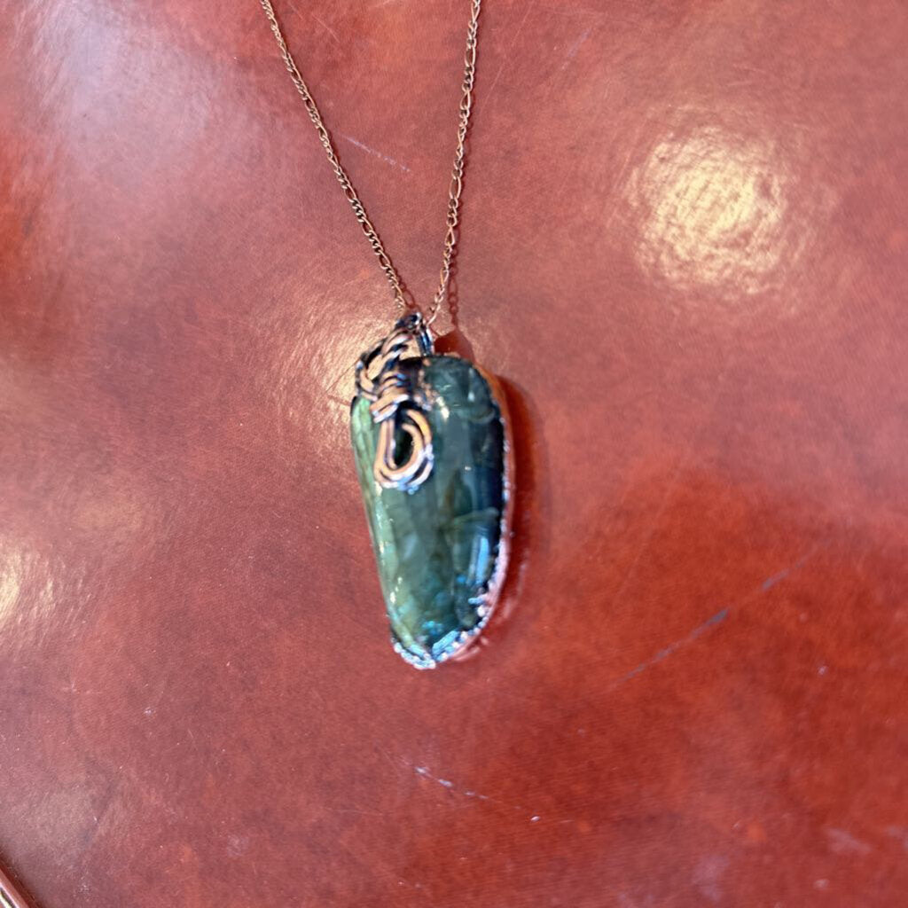 PL256-L Electroformed Labradorite Necklace