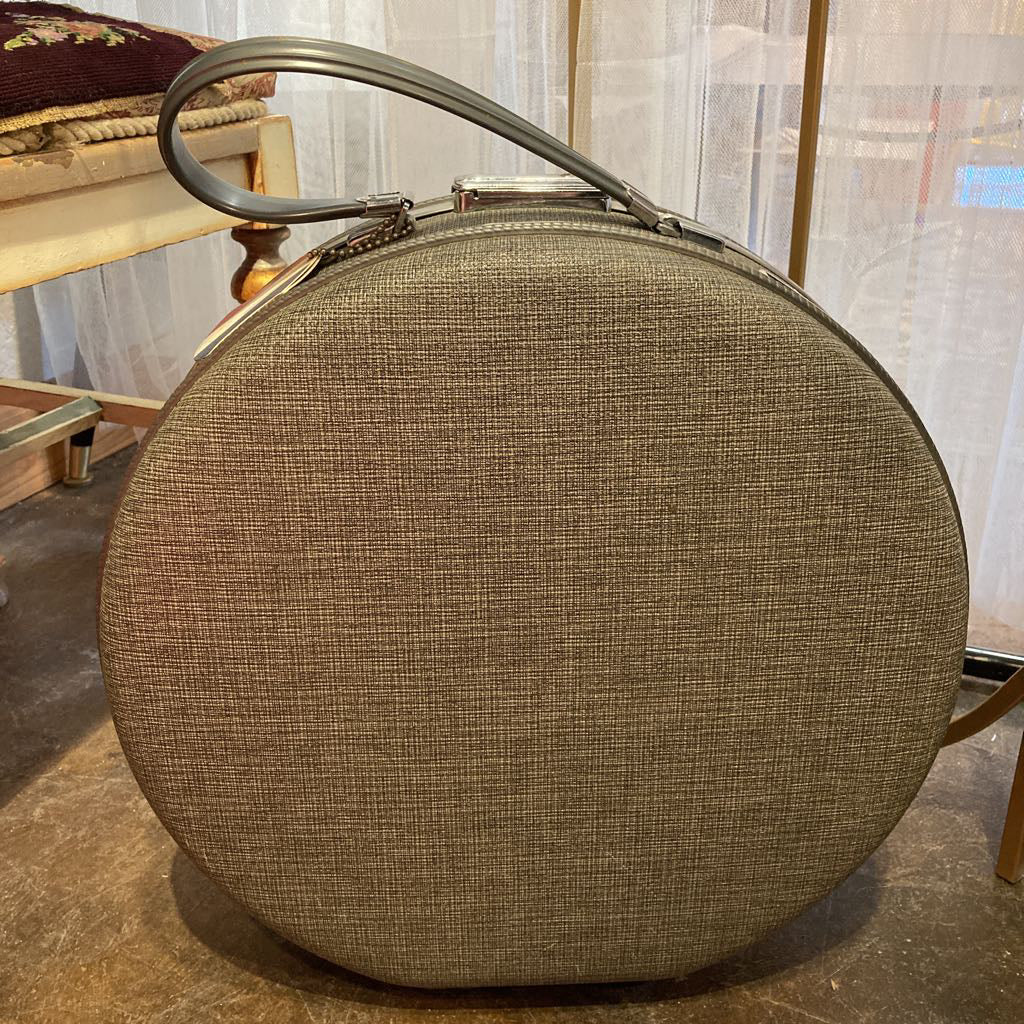 American Tourister Tiara Round Suitcase