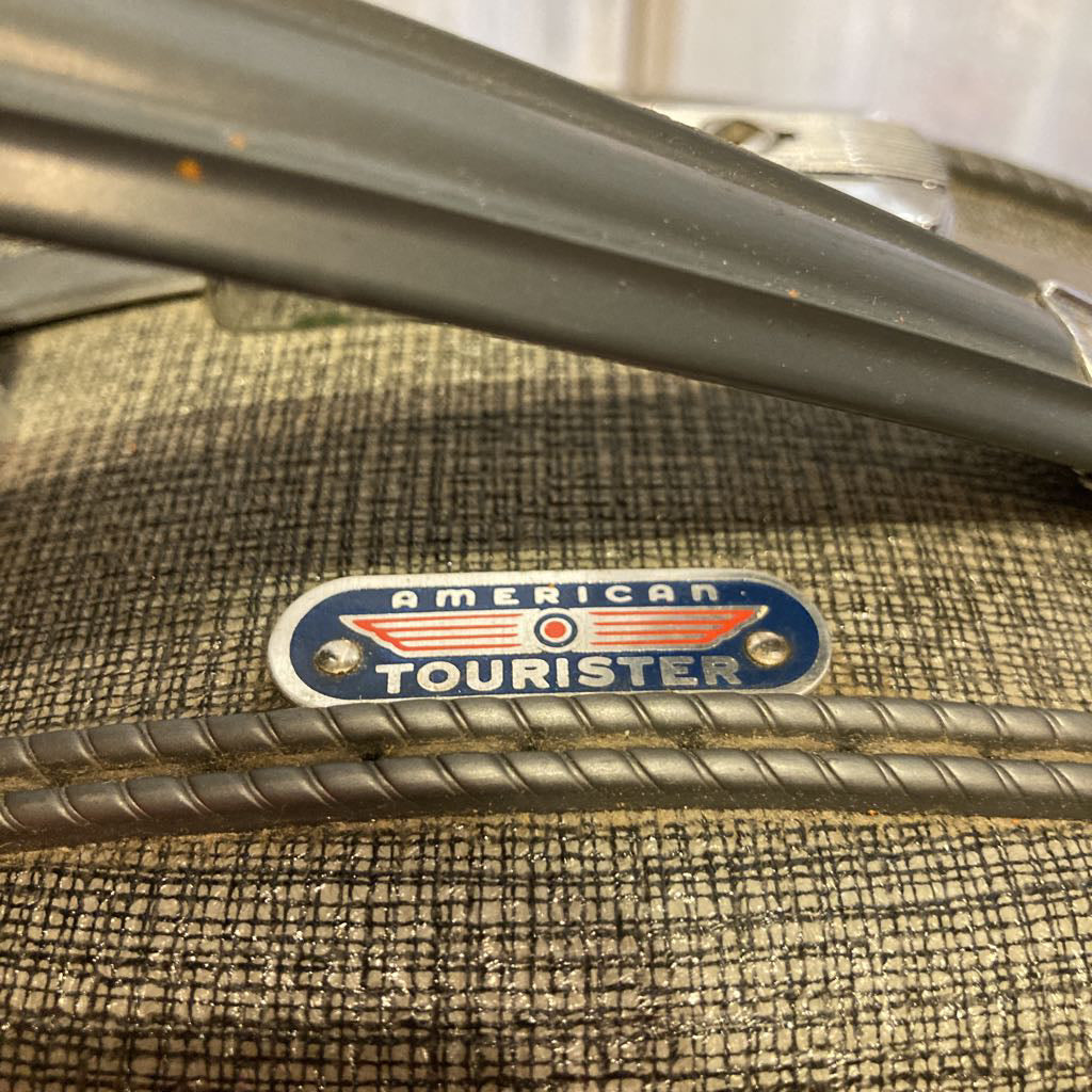 American Tourister Tiara Round Suitcase