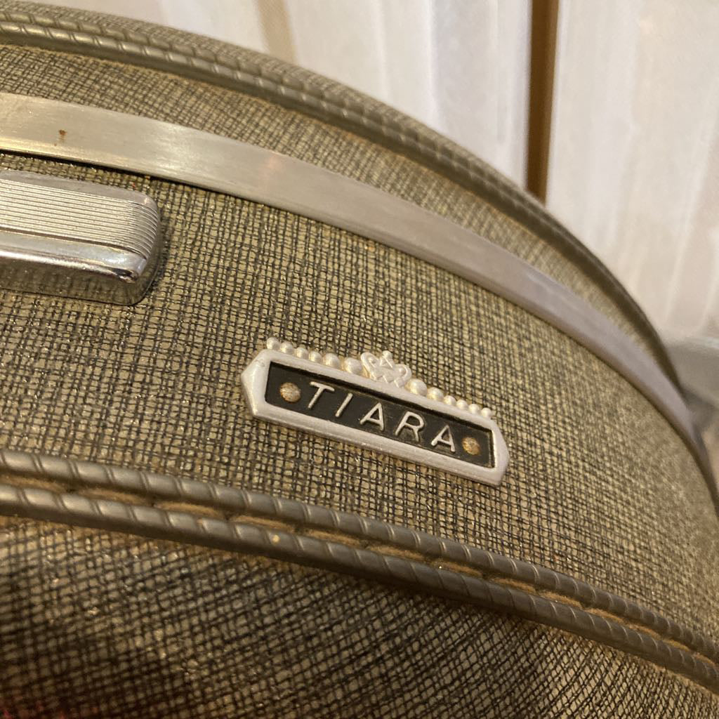 American Tourister Tiara Round Suitcase