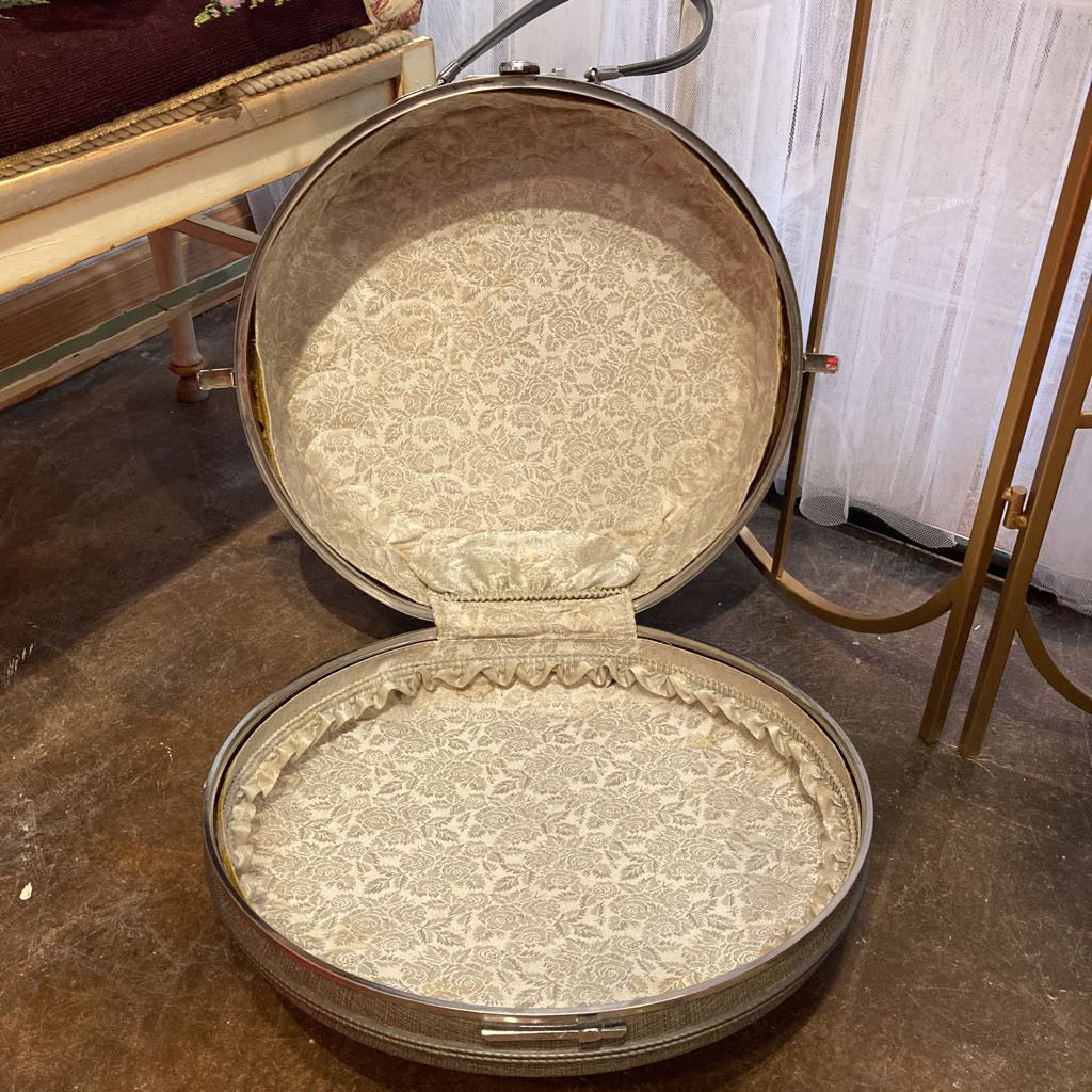 American Tourister Tiara Round Suitcase