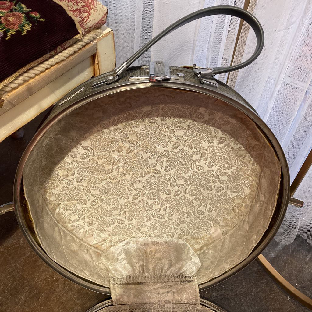 American Tourister Tiara Round Suitcase