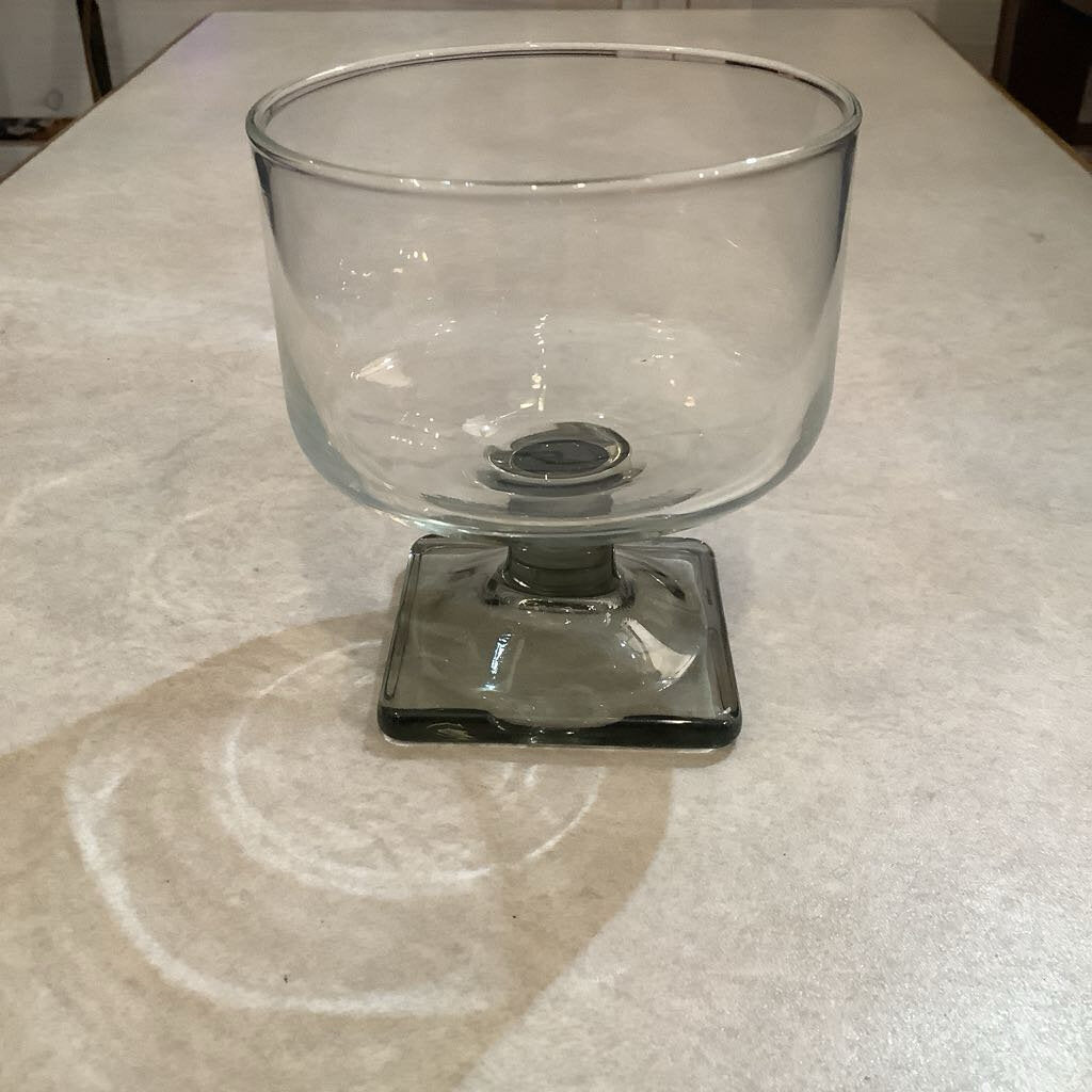 Vintage Mid Century Modern Set of 8 Coupe Glasses w Square Base