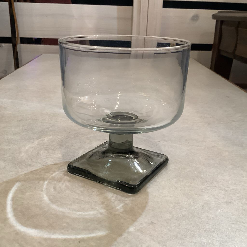 Vintage Mid Century Modern Set of 8 Coupe Glasses w Square Base