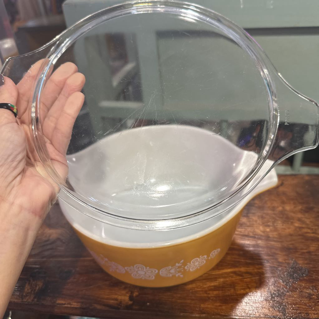 Large Pyrex "Butterfly Gold" Casserole Dish with Lid