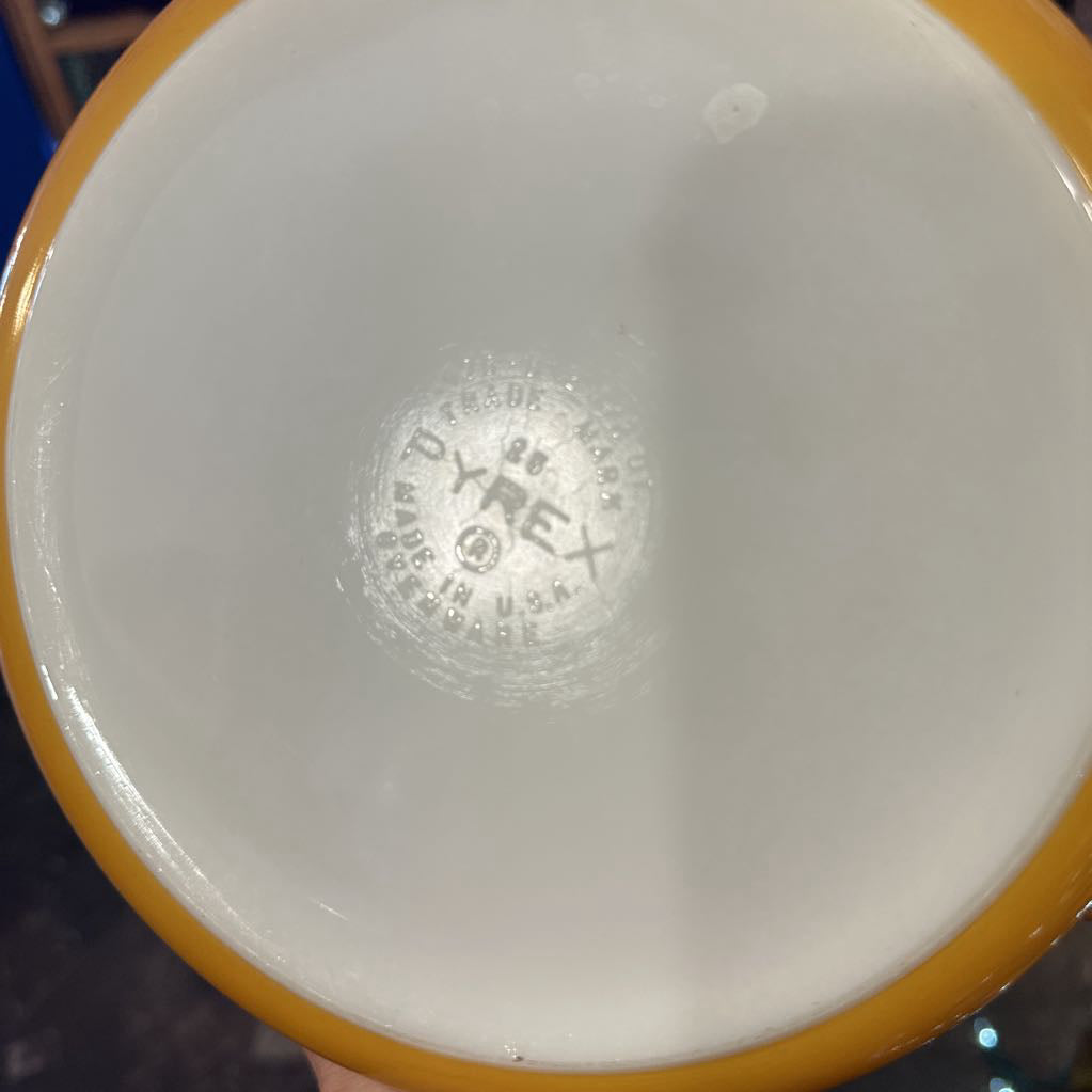 Large Pyrex "Butterfly Gold" Casserole Dish with Lid