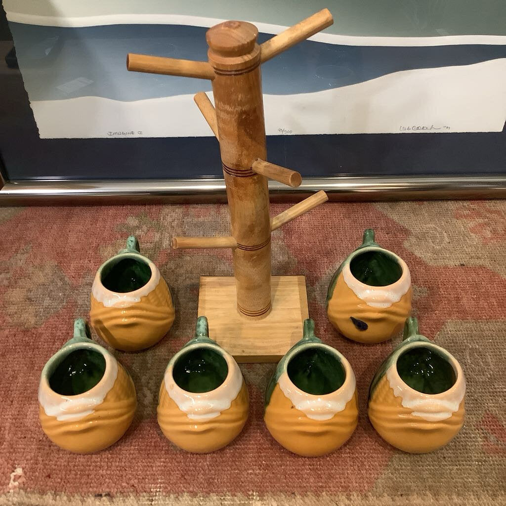 Vtg Glazed Corn Cup Tree w/ 6 cups (One cup is chipped on side)