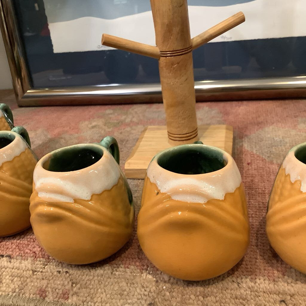 Vtg Glazed Corn Cup Tree w/ 6 cups (One cup is chipped on side)