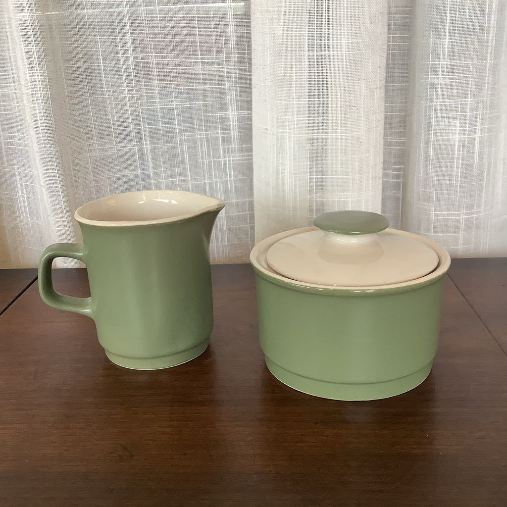 Mid Century Modern Daekor Designs Aspen Stoneware Set