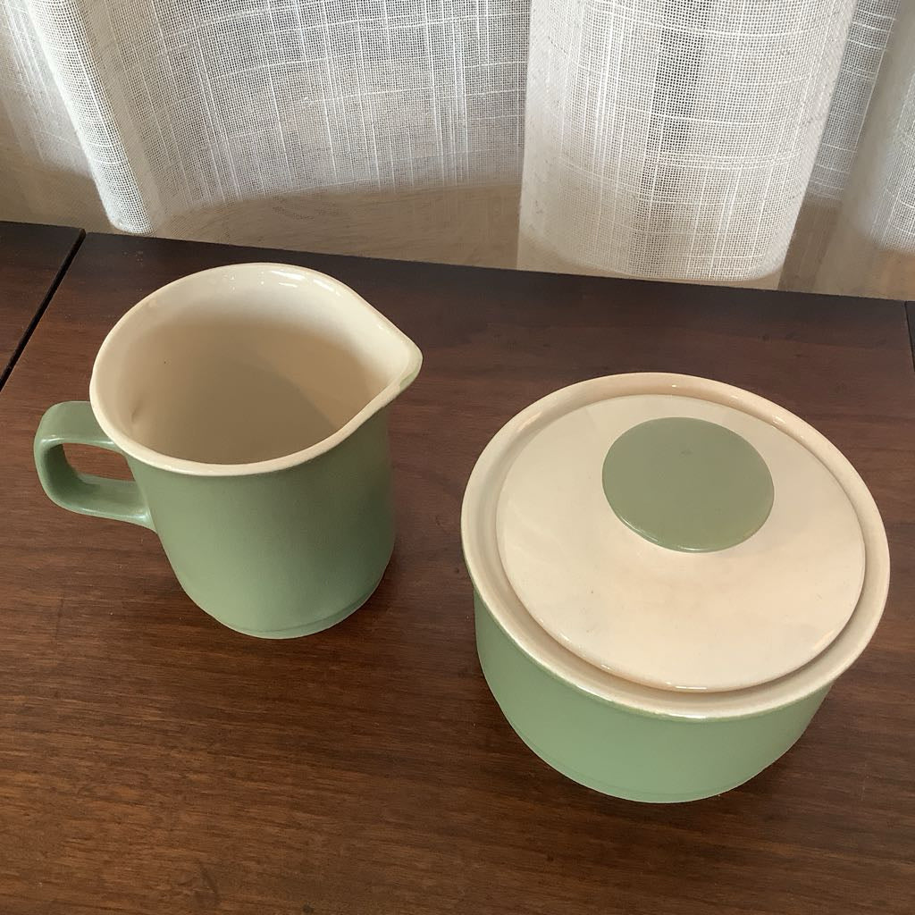 Mid Century Modern Daekor Designs Aspen Stoneware Set