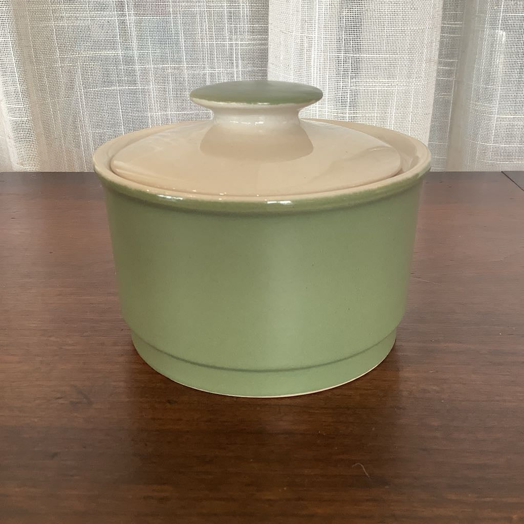 Mid Century Modern Daekor Designs Aspen Stoneware Set