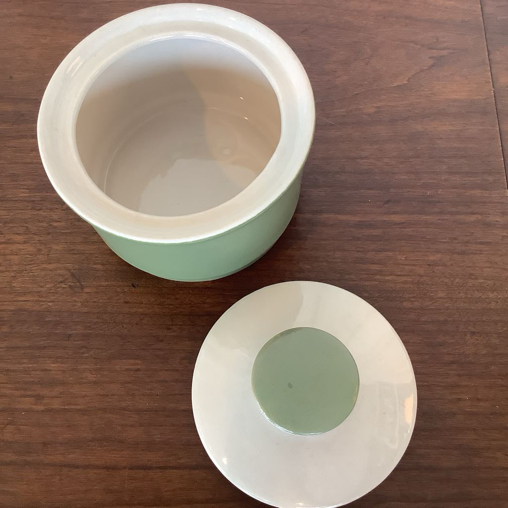 Mid Century Modern Daekor Designs Aspen Stoneware Set