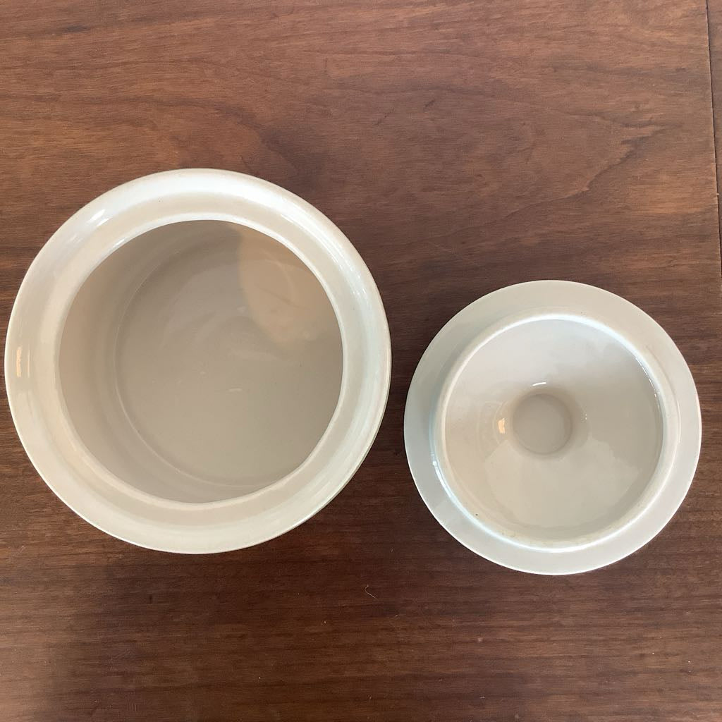 Mid Century Modern Daekor Designs Aspen Stoneware Set