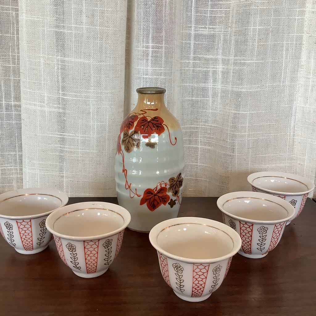 VTG Japanese Sake Bottle w/Maple Leaves and set of 5 cups