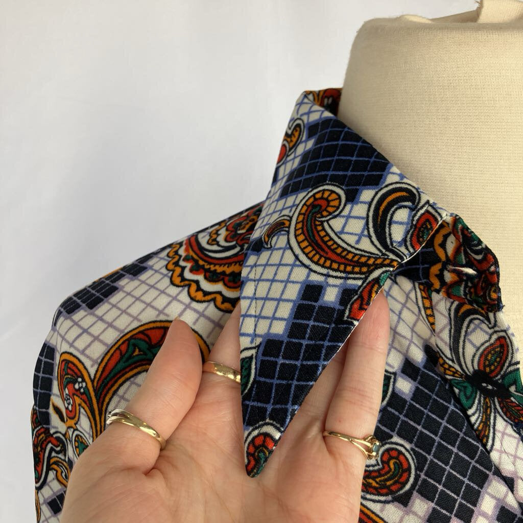 Vintage 1970s Deadstock Blue Psychedelic Paisley Button Down