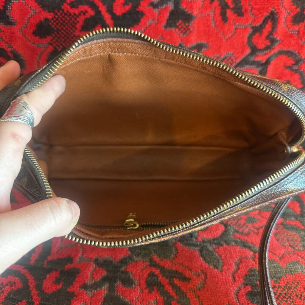 Vintage Louis Vuitton Vintage Monogram Pochette Marly Dragonne