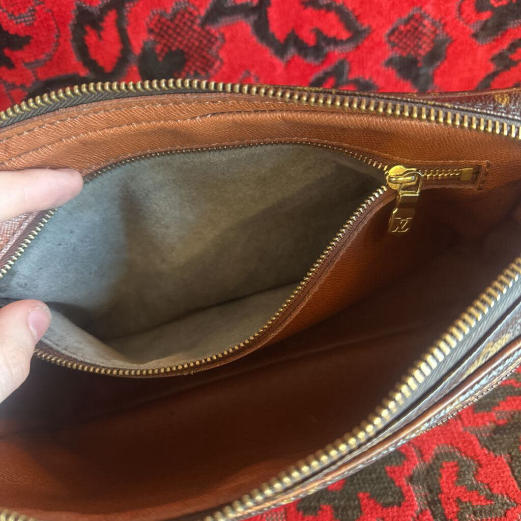 Vintage Louis Vuitton Vintage Monogram Pochette Marly Dragonne