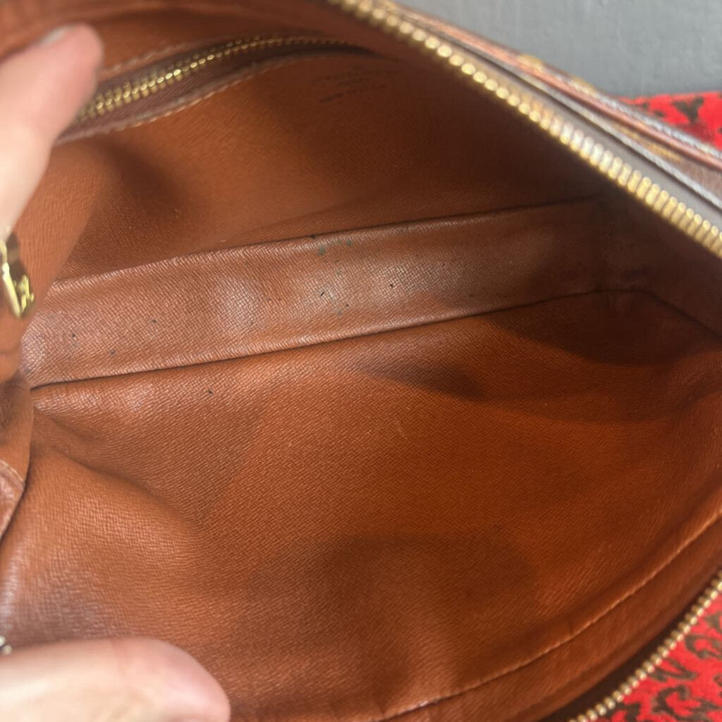 Vintage Louis Vuitton Vintage Monogram Pochette Marly Dragonne