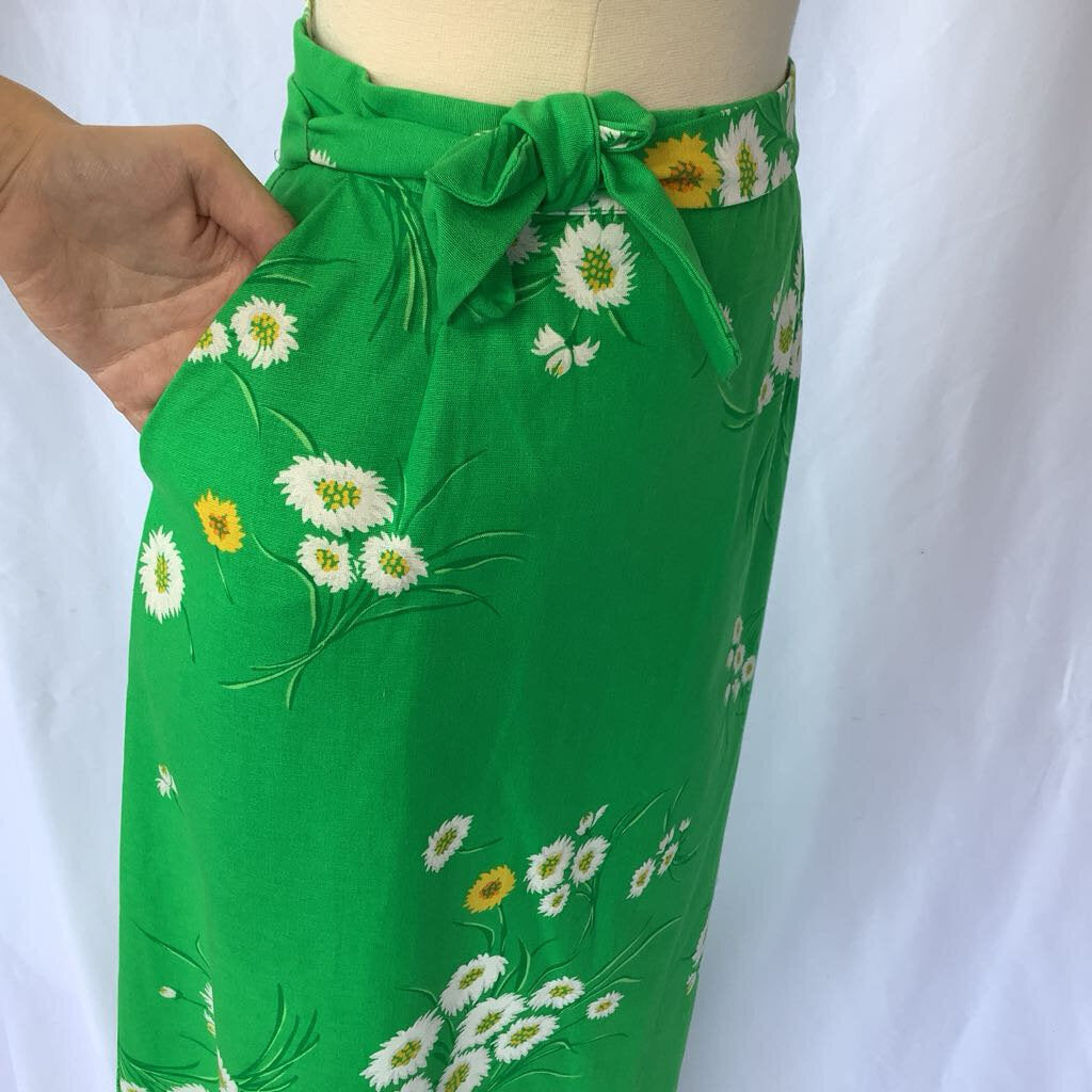 1970s Kelly Green Floral Maxi Wrap Skirt