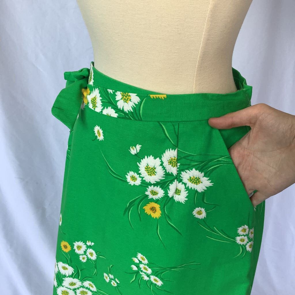 1970s Kelly Green Floral Maxi Wrap Skirt