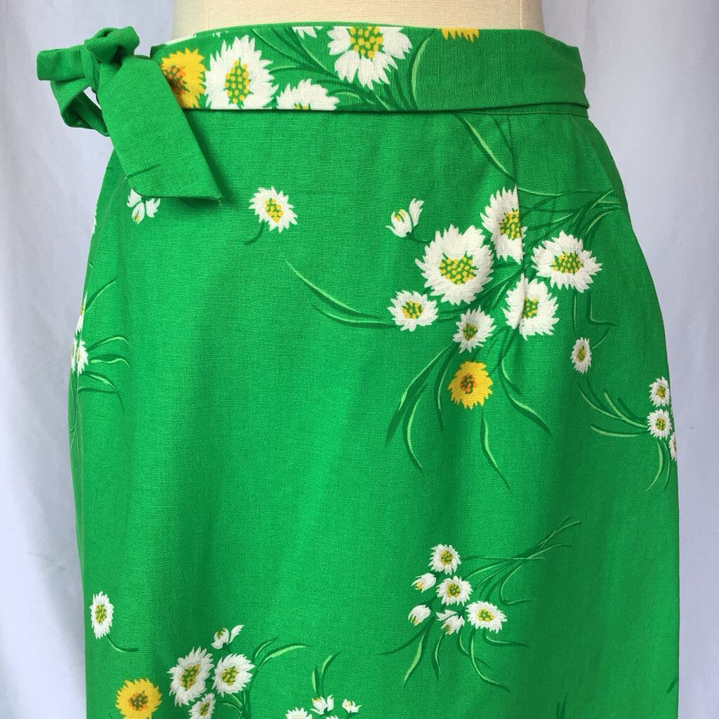 1970s Kelly Green Floral Maxi Wrap Skirt