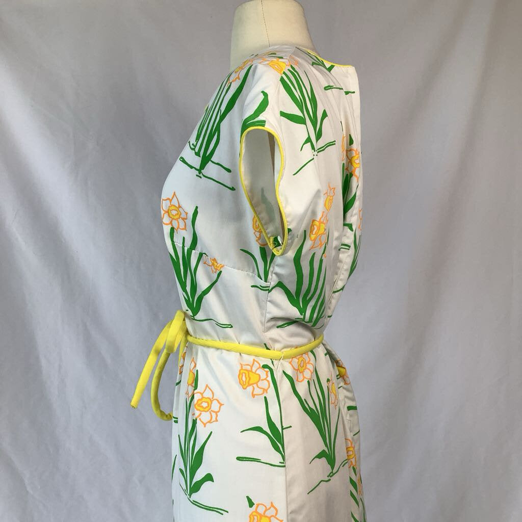 1970s Vested Gentress Daffodil Print Cap Sleeve Dress