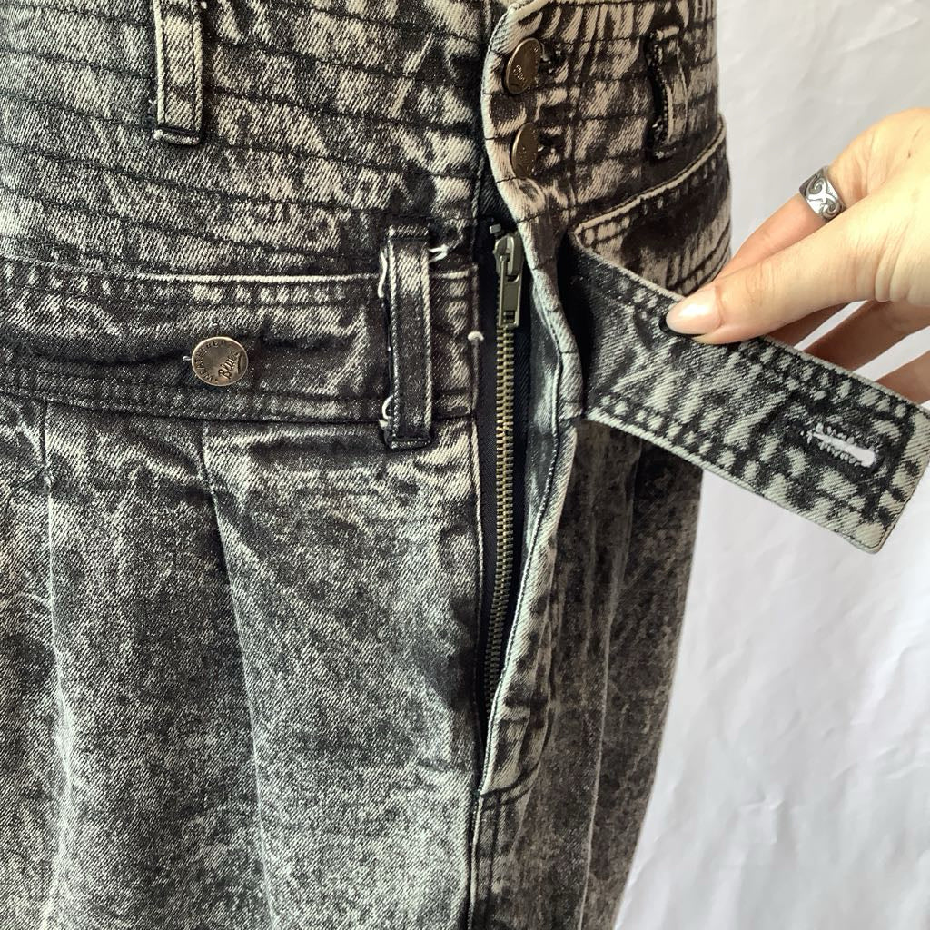 1980s Weathered Blues Acid Wash Denim Pencil Skirt