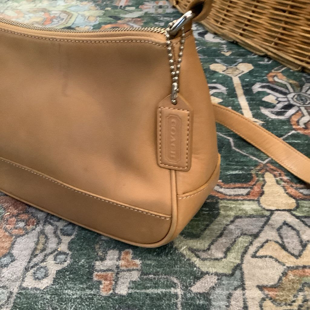 Vintage Coach Hampton Baguette Purse