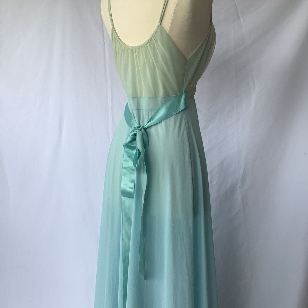 1960s Vanity Fair Light Blue & Lace Lingerie