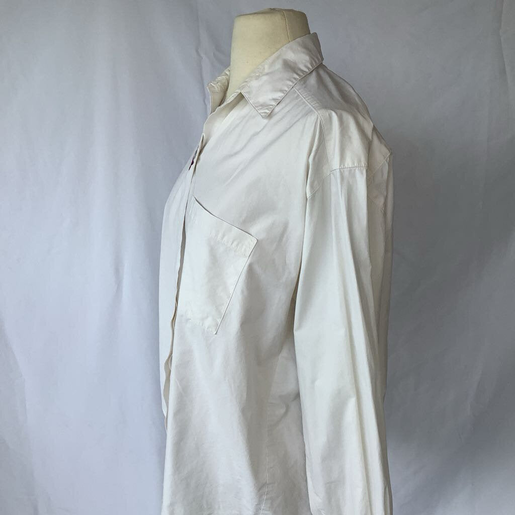 1990s Gap White Button Down w/ Embroidered Design