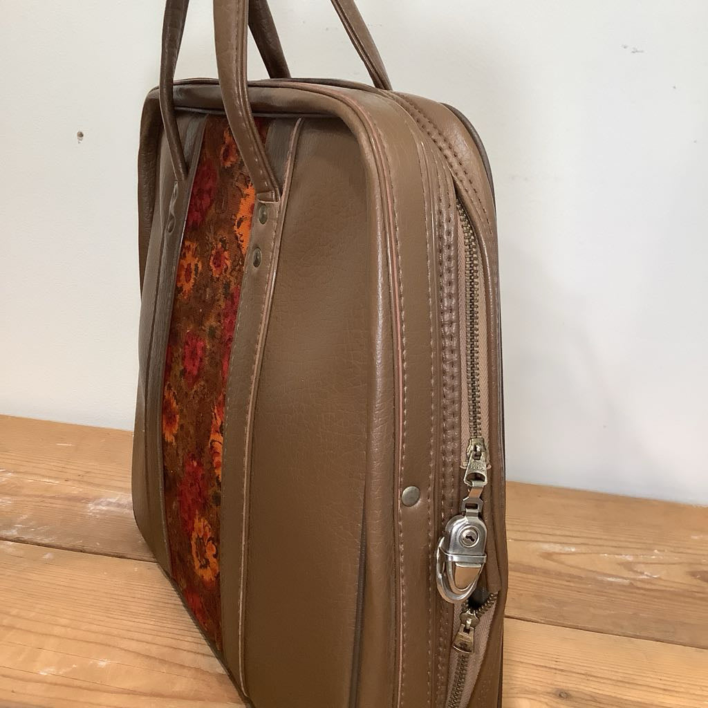 Amazing Vintage Mid Century Travel Case w Key(inside)