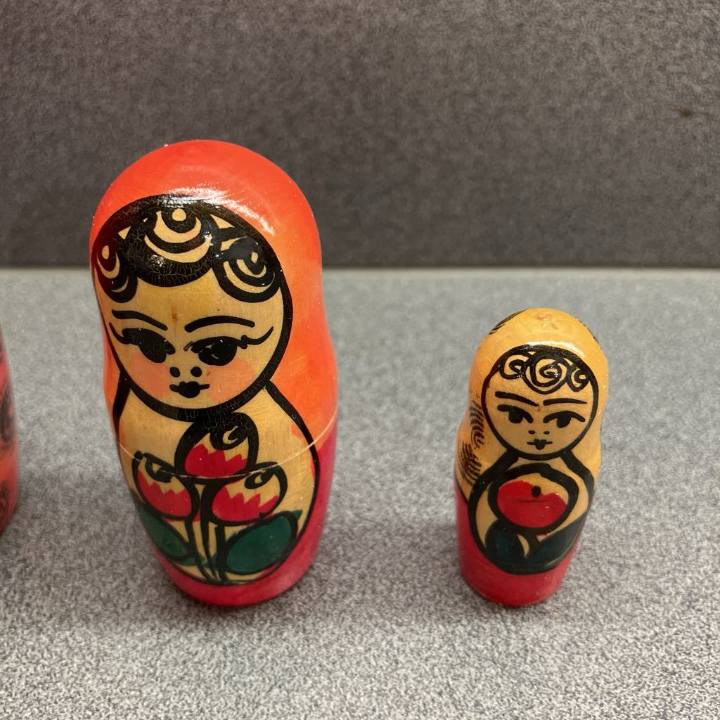 Vintage Matryoshka Nesting Dolls