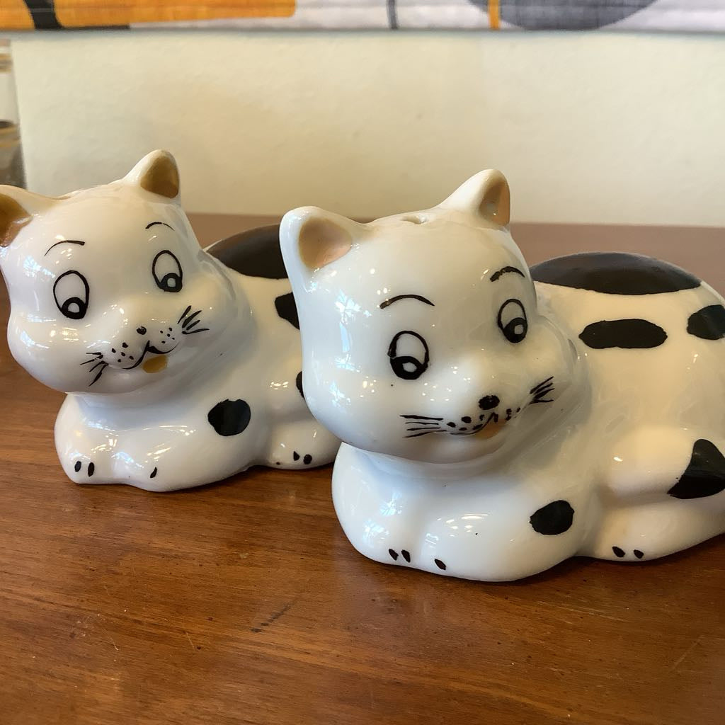 1970s Tuxedo Cat Salt & Pepper Shakers