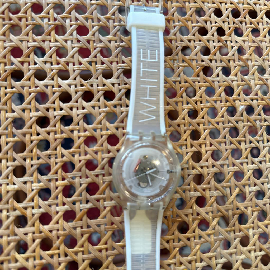 Vintage Swatch Jelly White Ice SUJK106 Watch