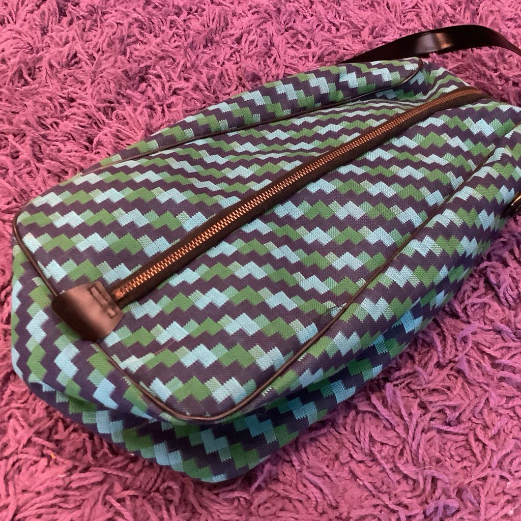 Geometric patterned shoe bag