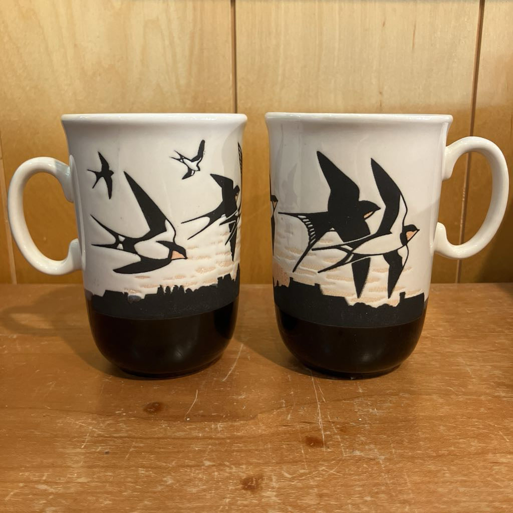 Vintage Set of 2 Swallowtail Kite Mugs