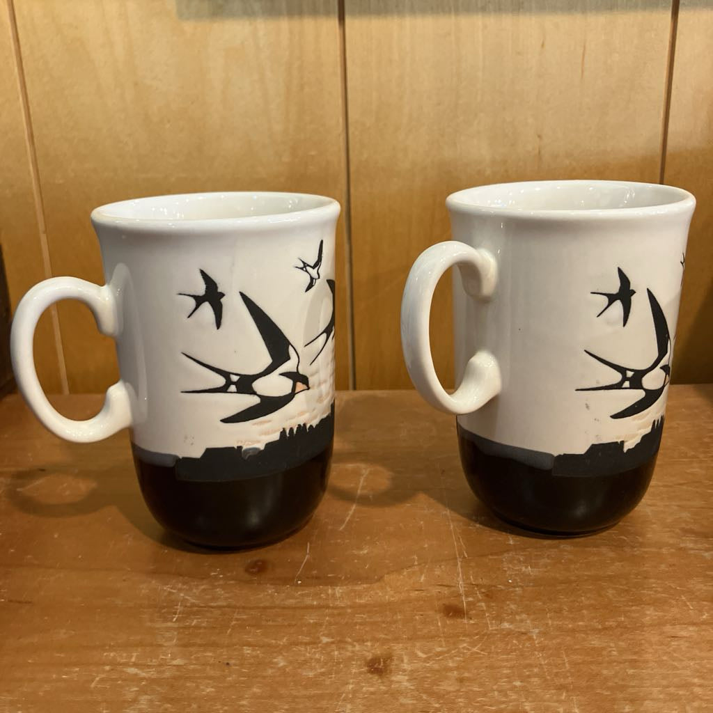 Vintage Set of 2 Swallowtail Kite Mugs