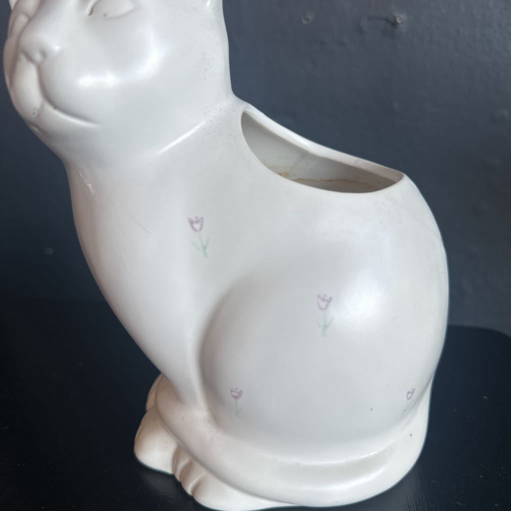 1989 White Ceramic Cat Planter w/ Decorative Tulips