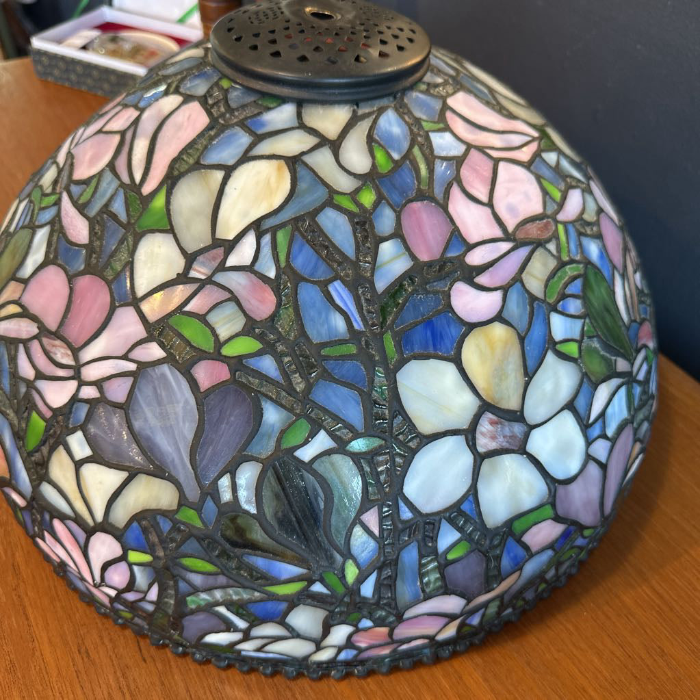 Vintage Dale Tiffany Limited Edition "Magnolia" Stained Glass 16" Shade