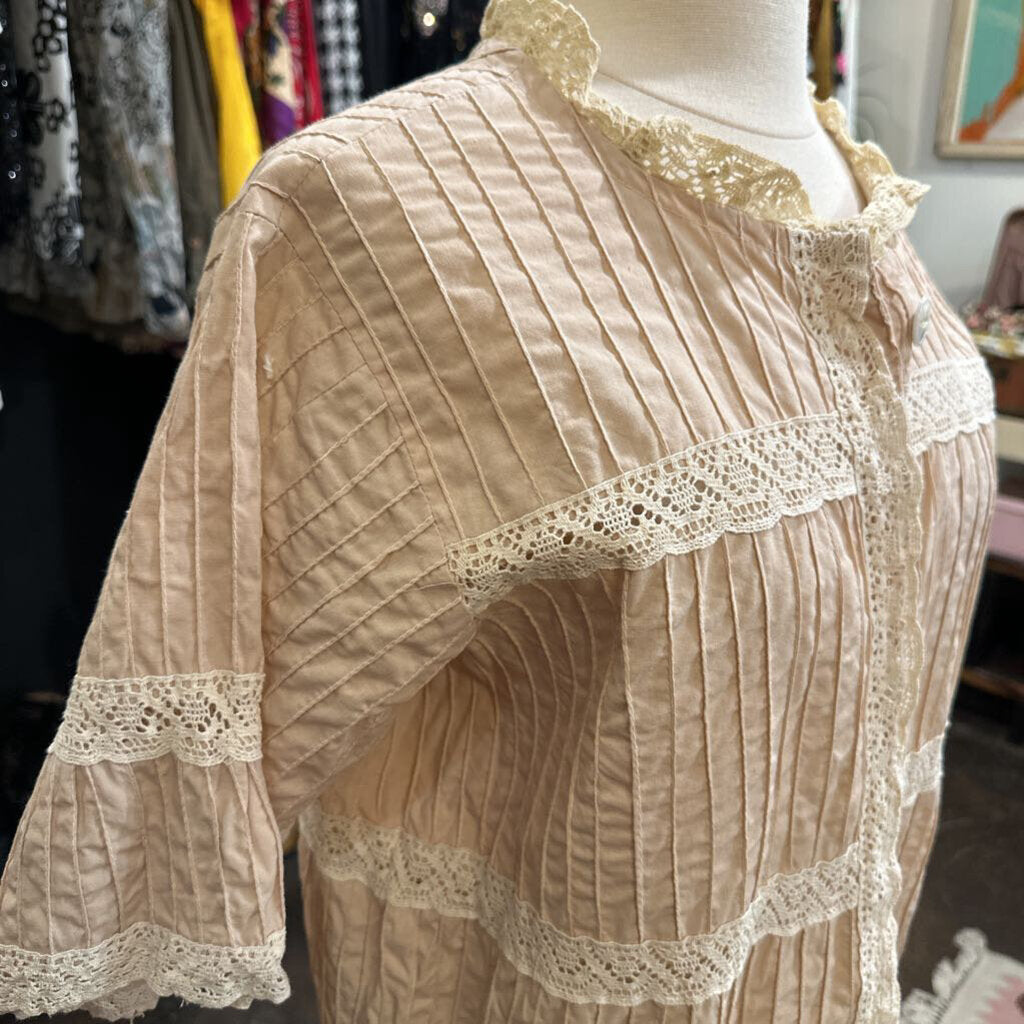 1950s Lacy Button-Up Top