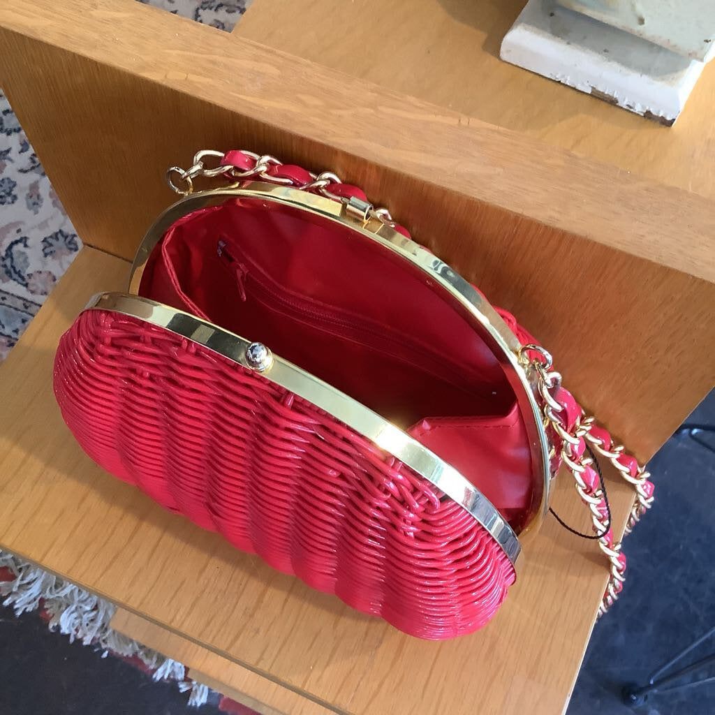 Amazing vintage red basket purse