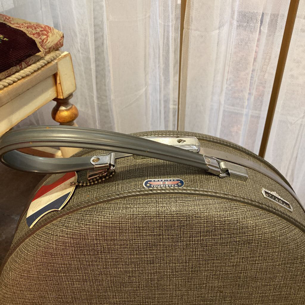 American tourister tiara round online