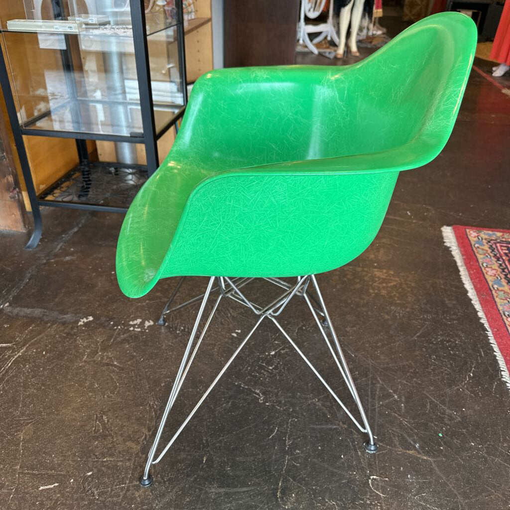 Herman Miller Eames Shell Chair