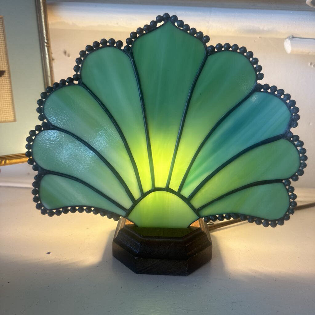 Stained glass shell lamp
