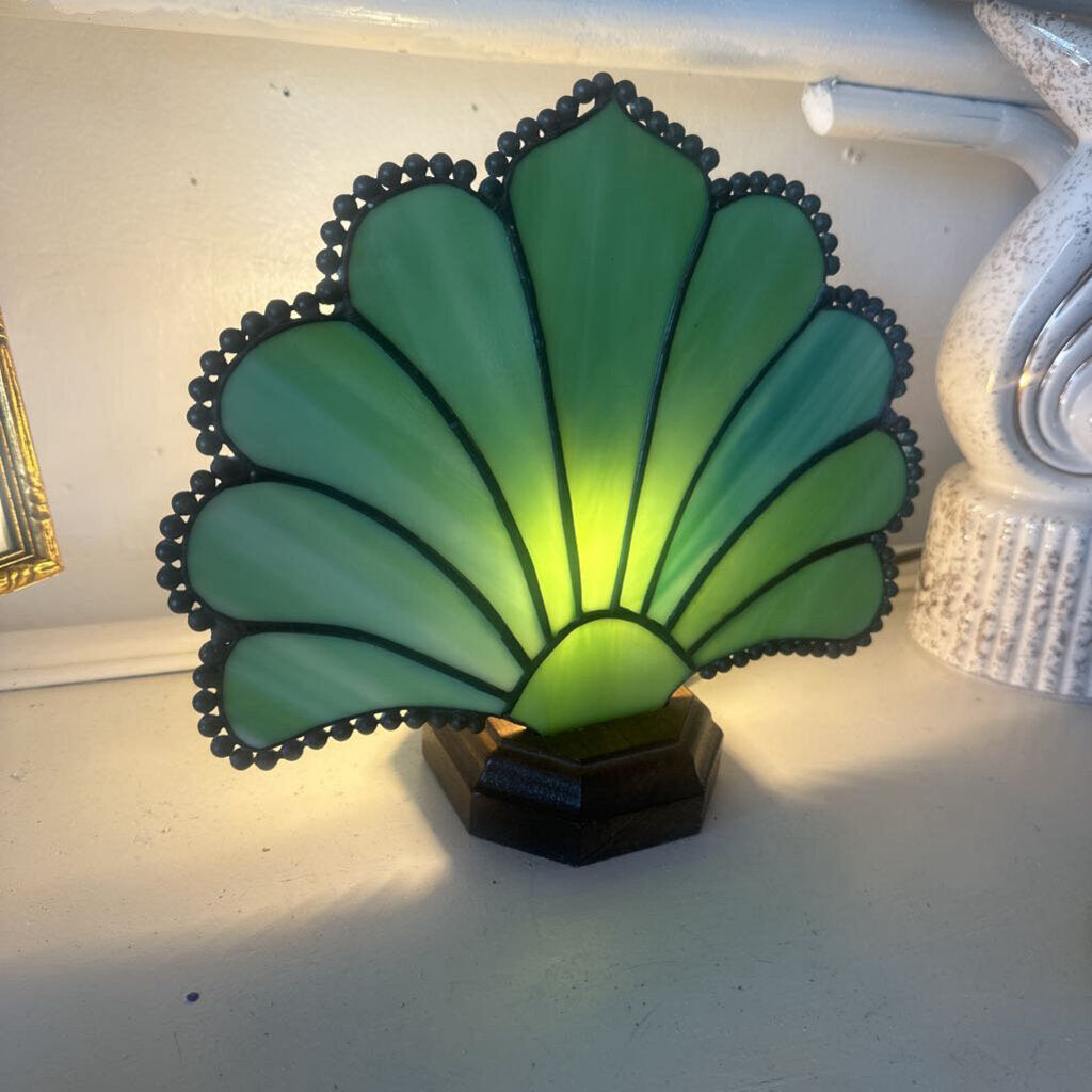 Stained glass shell lamp