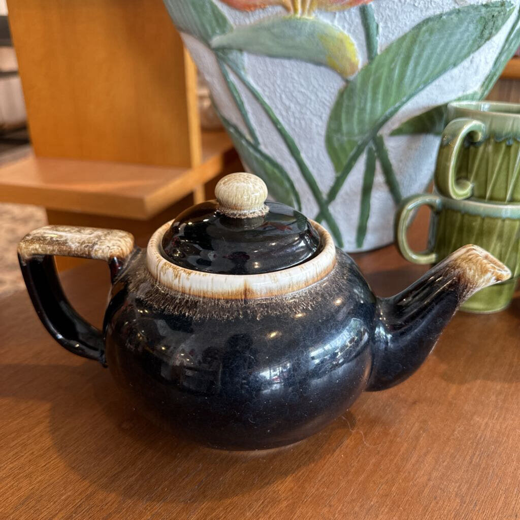 Vintage Pfaltzgraff Brown Drip Teapot